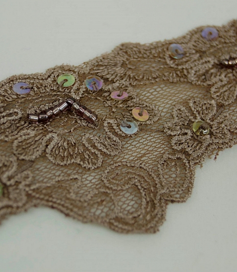 Scalloped Embroidered Lace Brown 13 Mtr Card